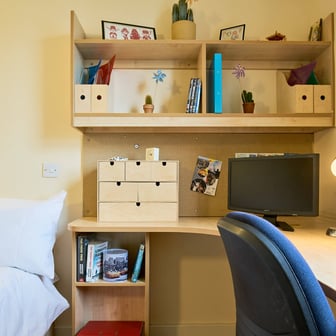 Gold En Suite - Image 1